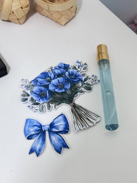 عبوة عطر مع تعبئة